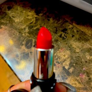 Matte lip sticks bold strong vivid colors, 5 colors to choose from 💋